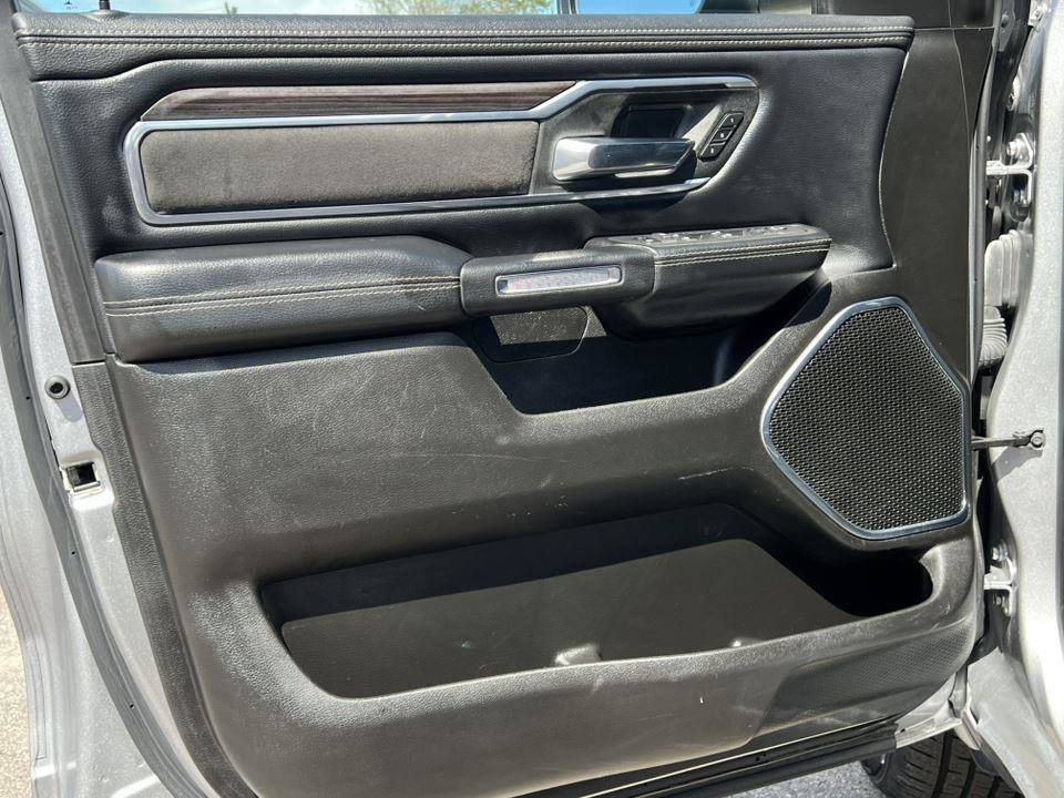 Used 2025 RAM 1500 Laramie AWD/4WD image 16