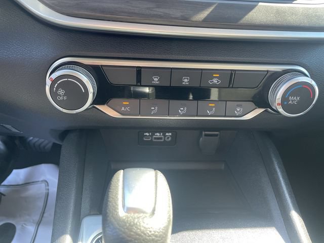 Used 2025 Nissan Altima 2.5 SV FWD image 25