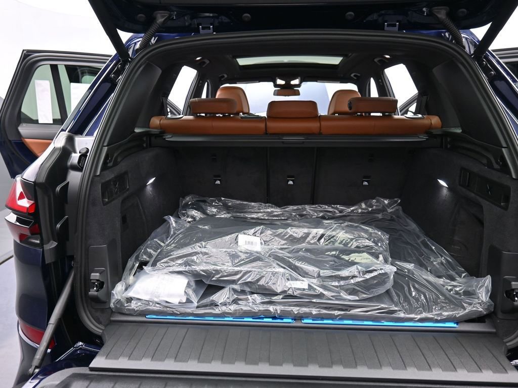 New 2026 BMW X5 xDrive50e w/ M Sport Package image 16