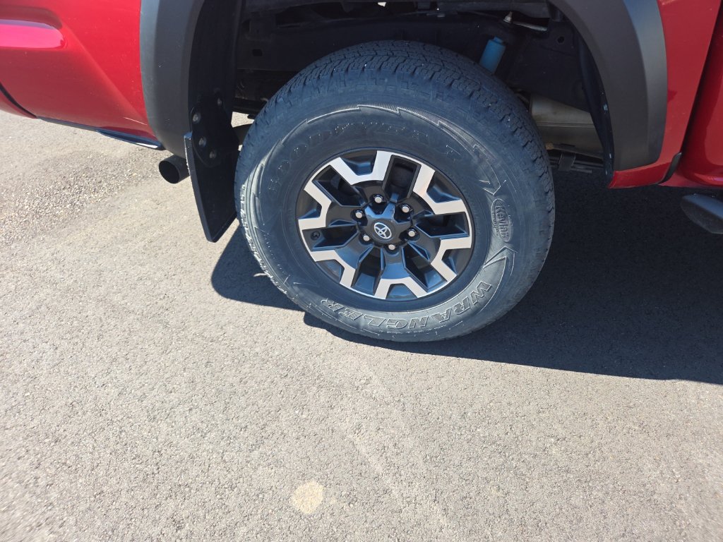 Used 2019 Toyota Tacoma TRD Off-Road AWD/4WD image 32