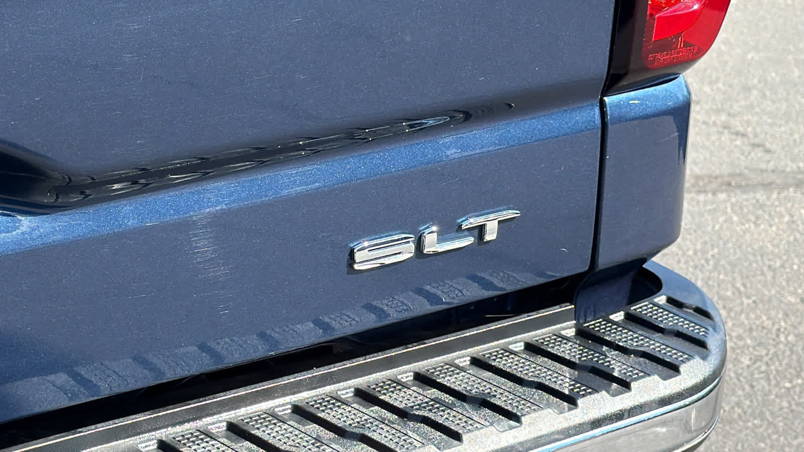 Used 2019 GMC Sierra 1500 SLT w/ SLT Convenience Package AWD/4WD image 28