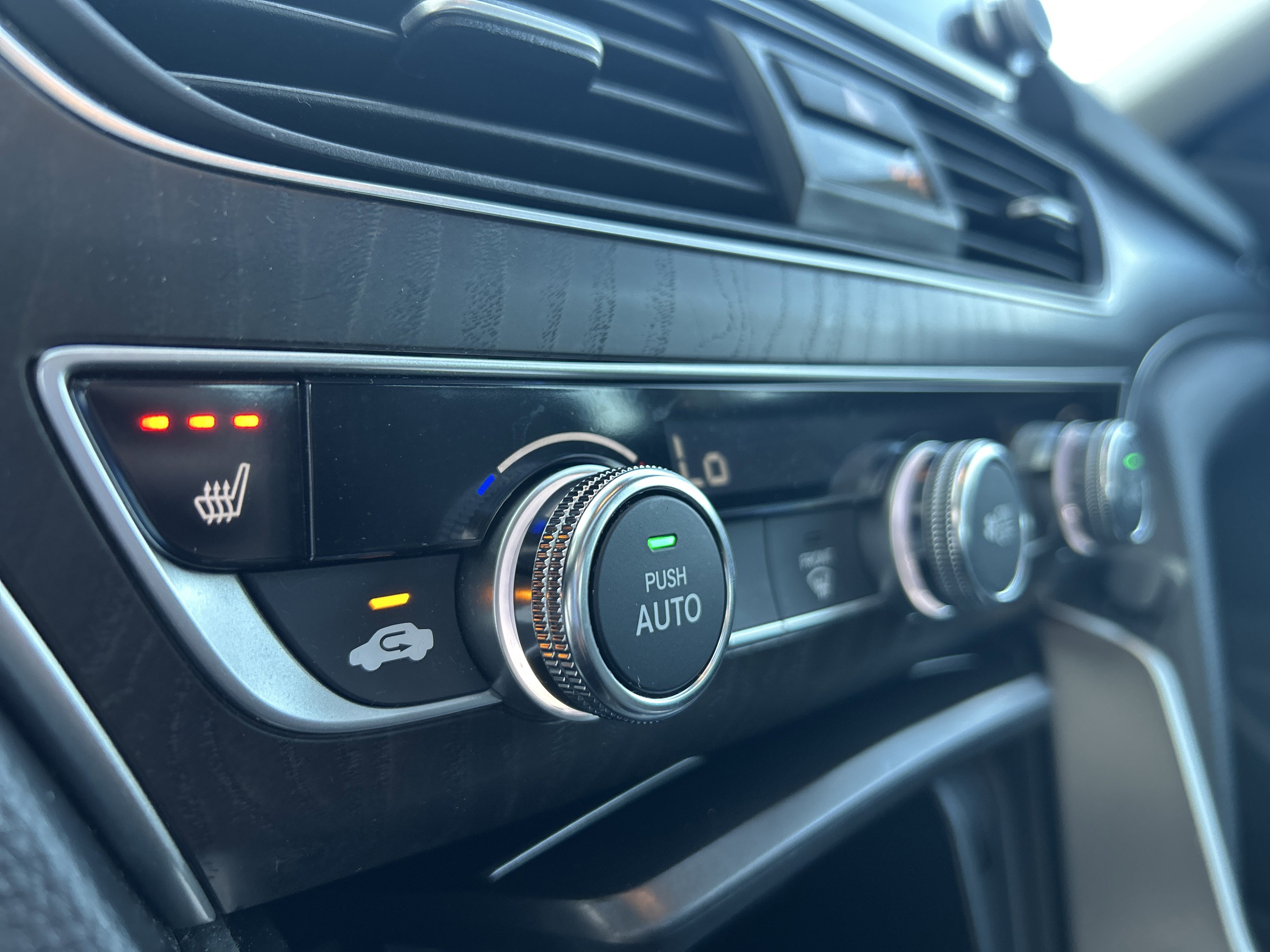 Certified 2018 Honda Accord EX image 25