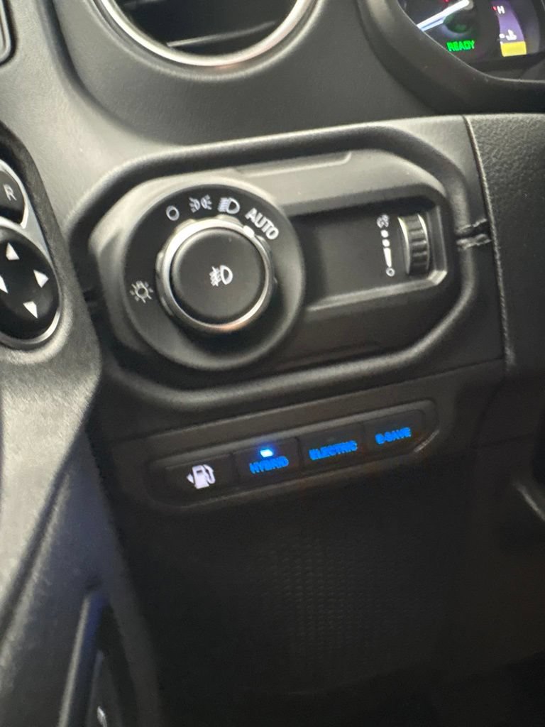Used 2024 Jeep Wrangler High Altitude AWD/4WD image 39