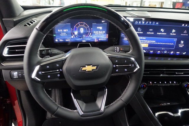 Used 2025 Chevrolet Traverse LT w/ Enhanced Driving Package image 11