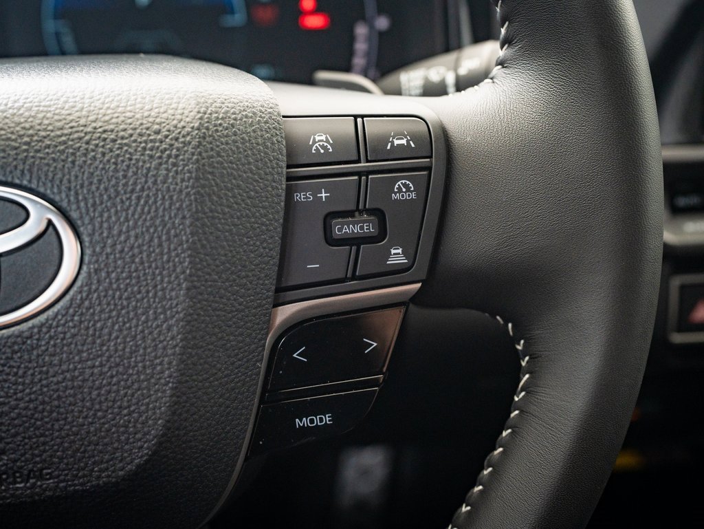 Used 2025 Toyota Camry SE image 23