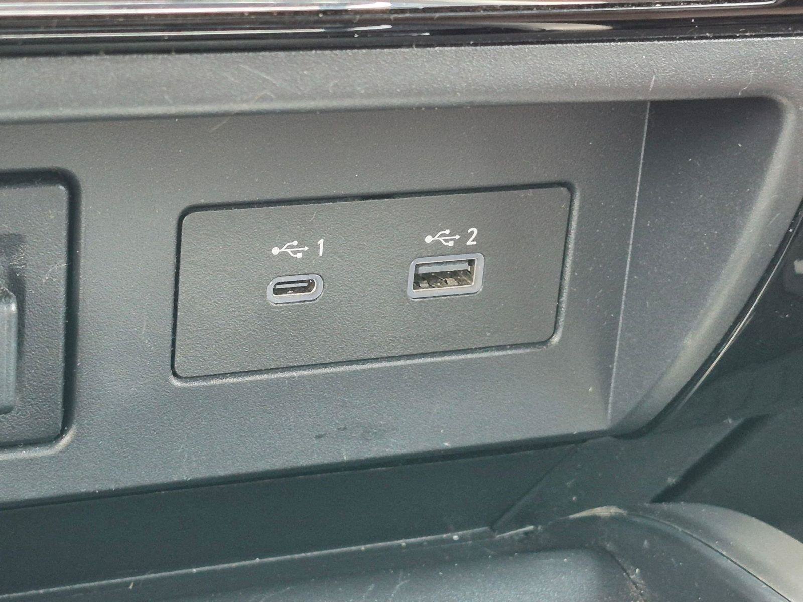 Used 2020 Nissan Titan Platinum Reserve AWD/4WD image 34