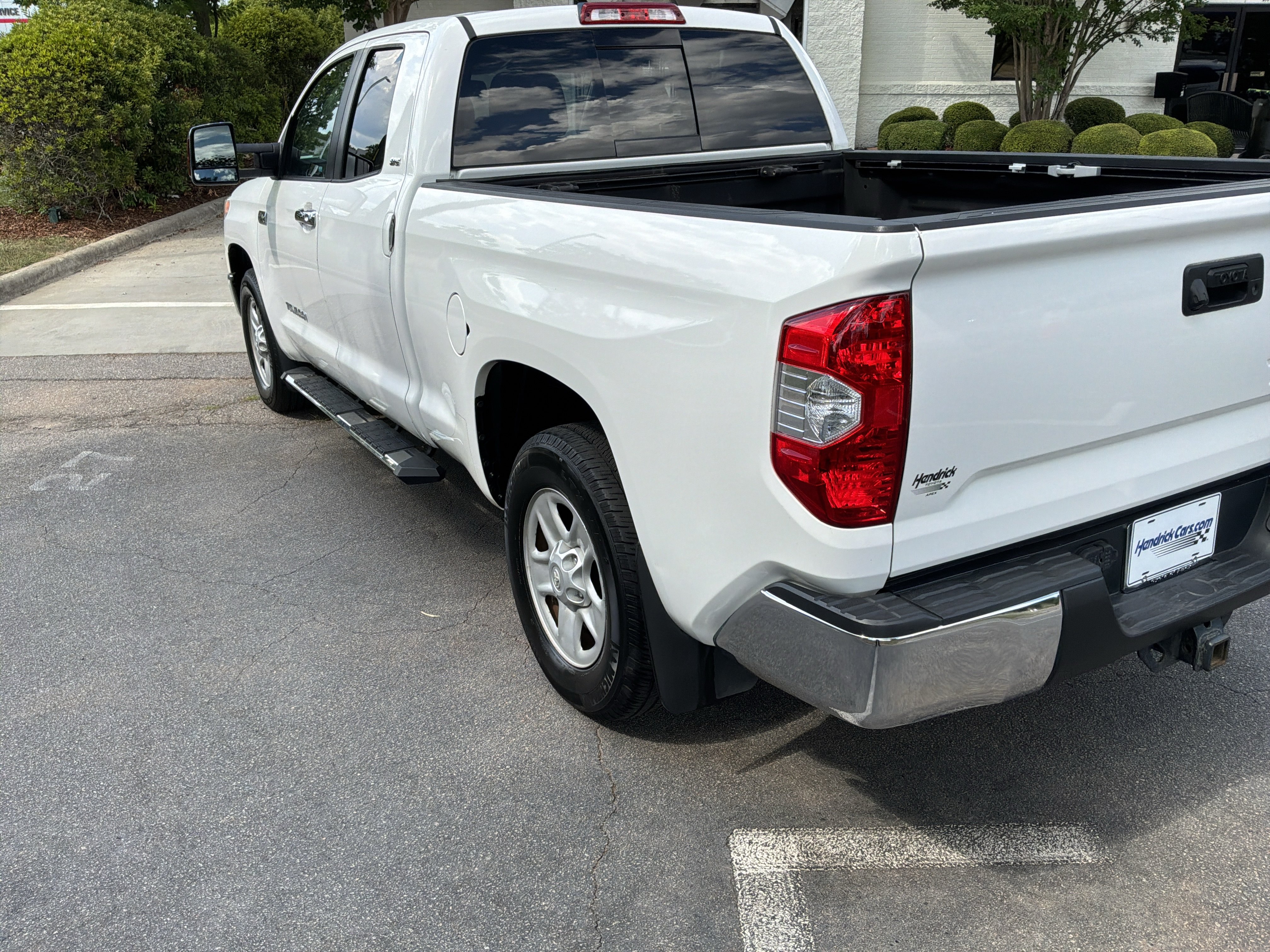 Used 2016 Toyota Tundra SR5 w/ SR5 Upgrade Package RWD image 8