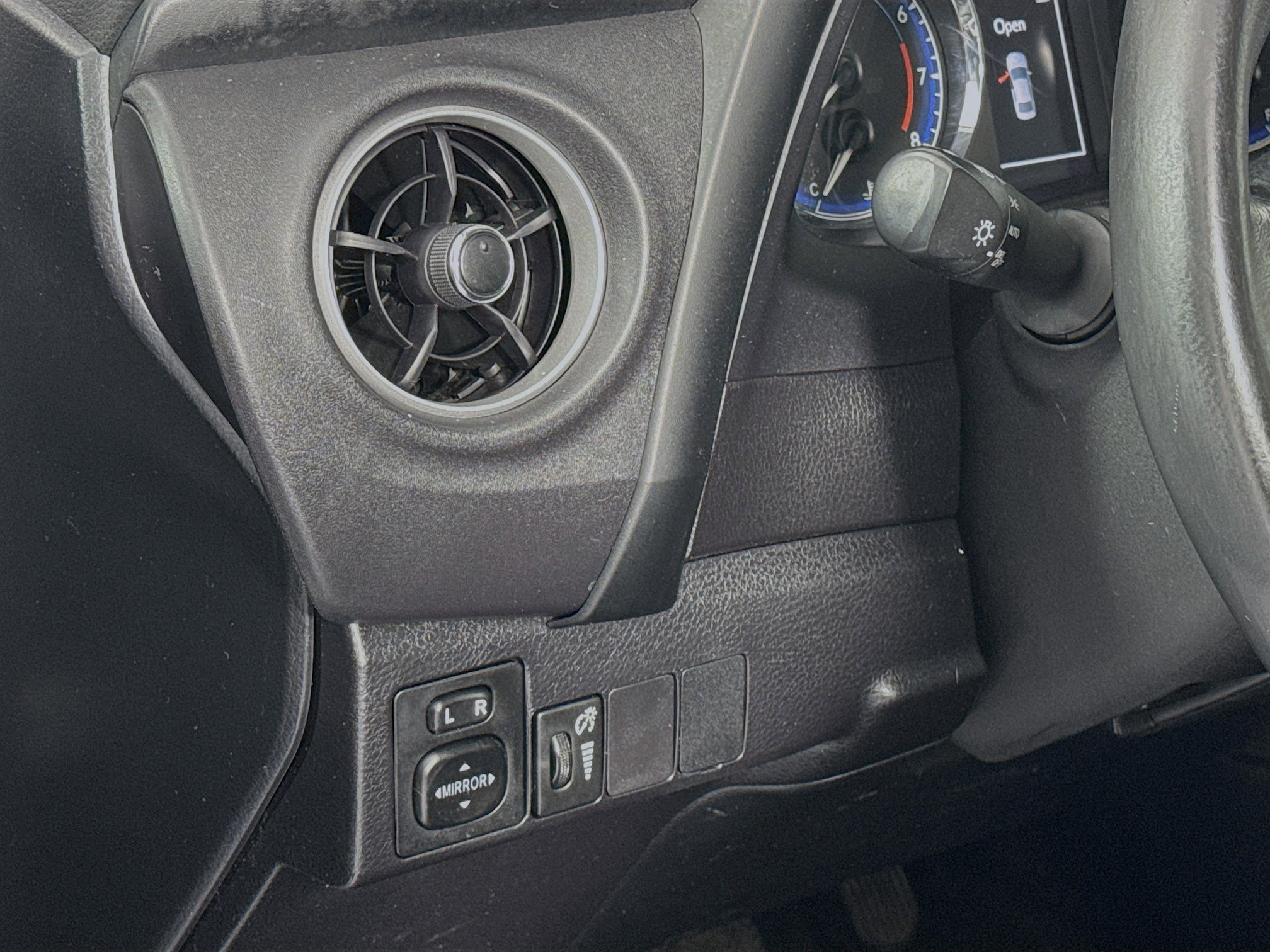 Used 2017 Toyota Corolla SE image 10