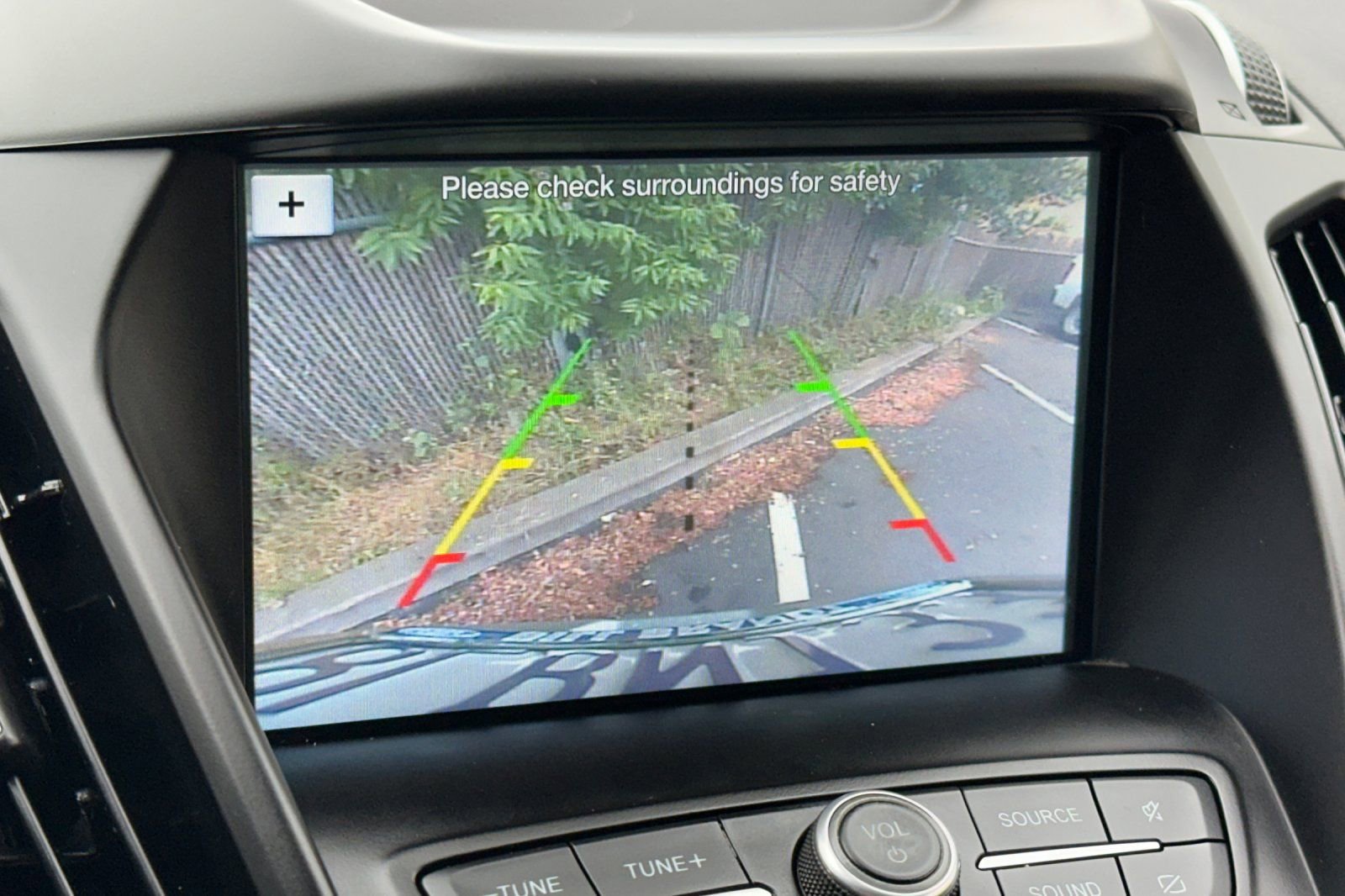 Used 2019 Ford Escape SE image 17