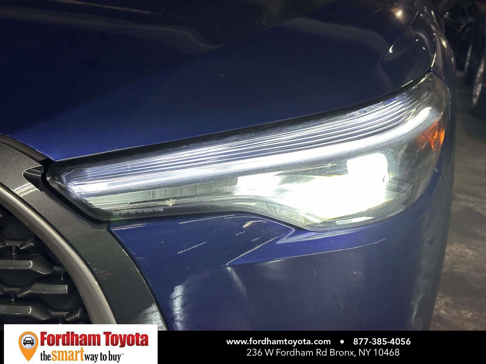 Used 2025 Toyota Corolla Cross XLE image 10