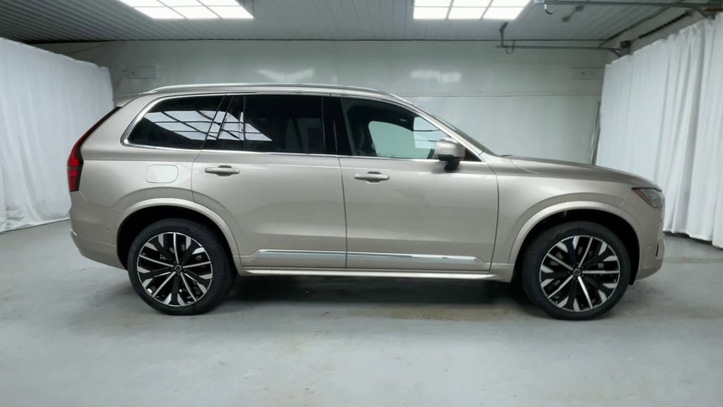 New 2026 Volvo XC90 T8 Plus image 24