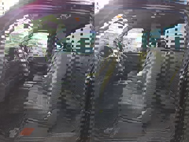 Used 2012 Nissan Frontier SV image 10