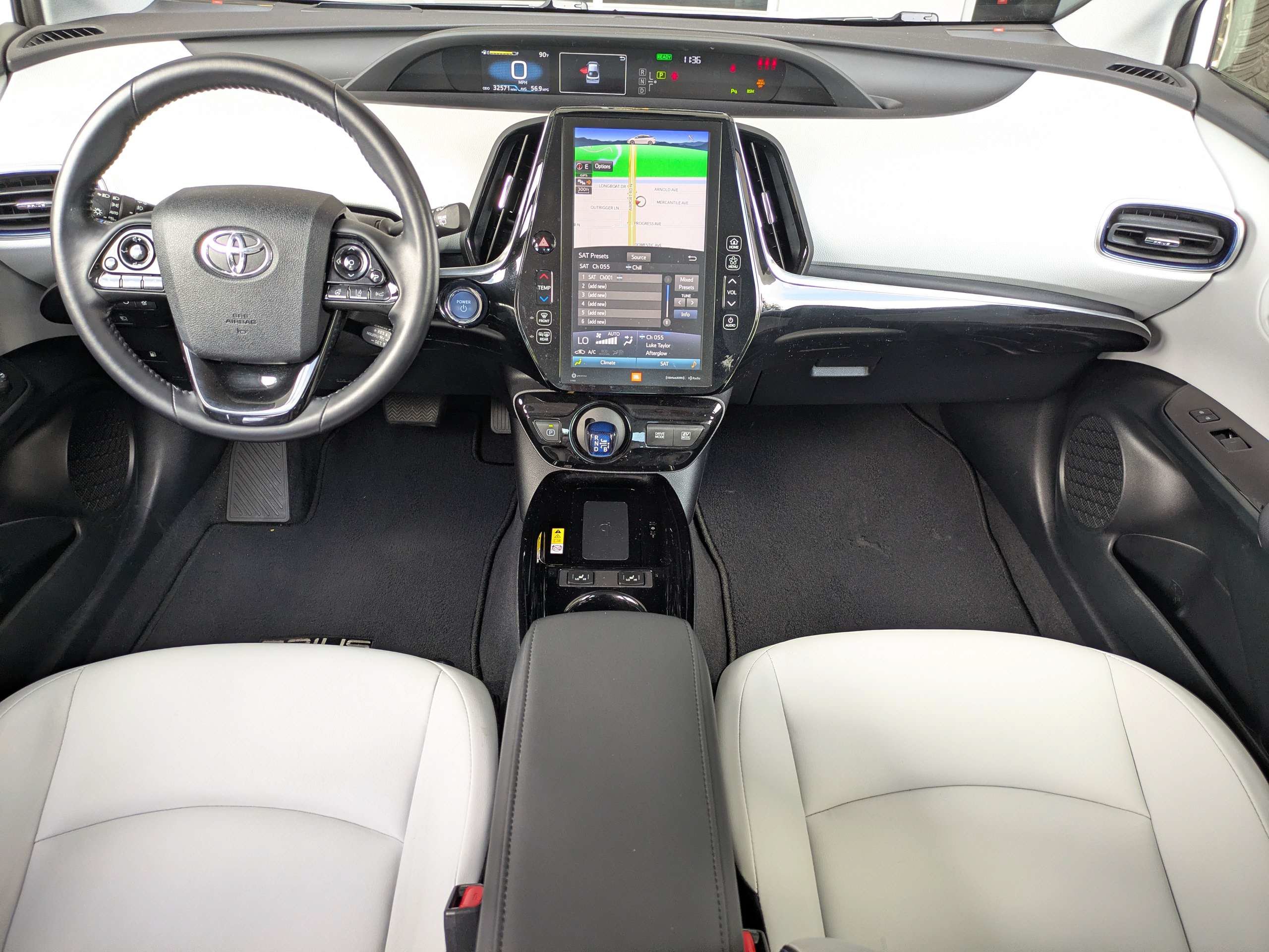 Used 2022 Toyota Prius Limited FWD image 15