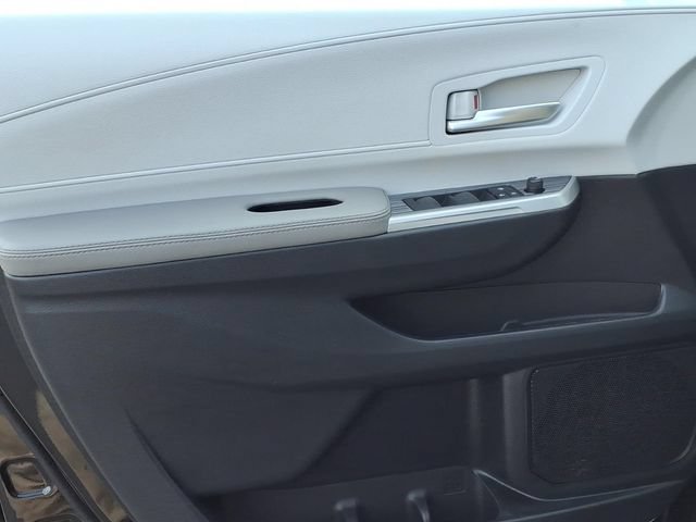 Certified 2026 Toyota Sienna XLE FWD image 15