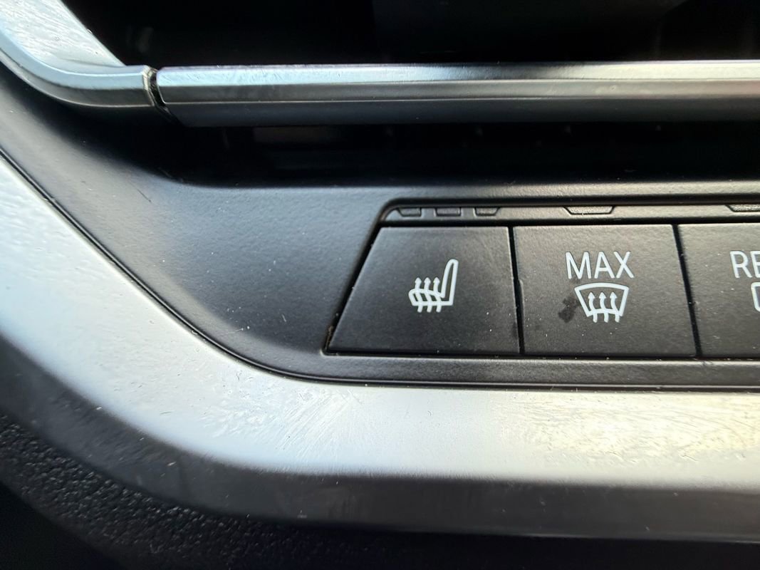 Used 2022 BMW 330e xDrive image 15