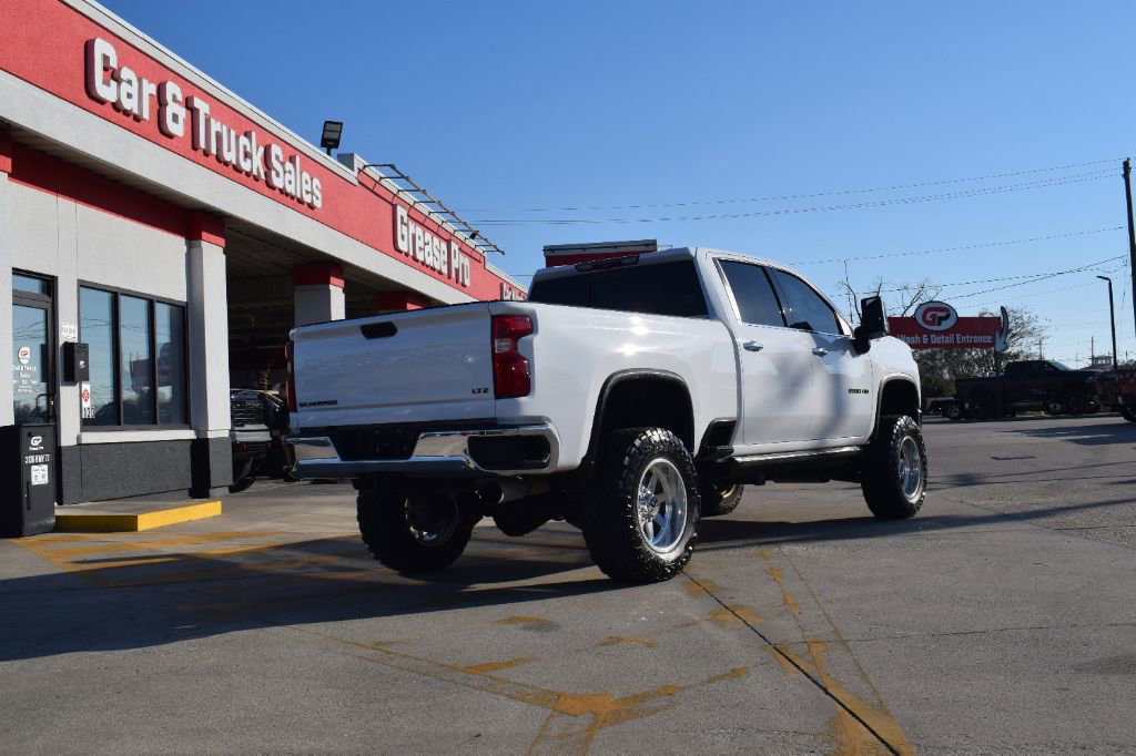 Used 2021 Chevrolet Silverado 2500 LTZ image 4