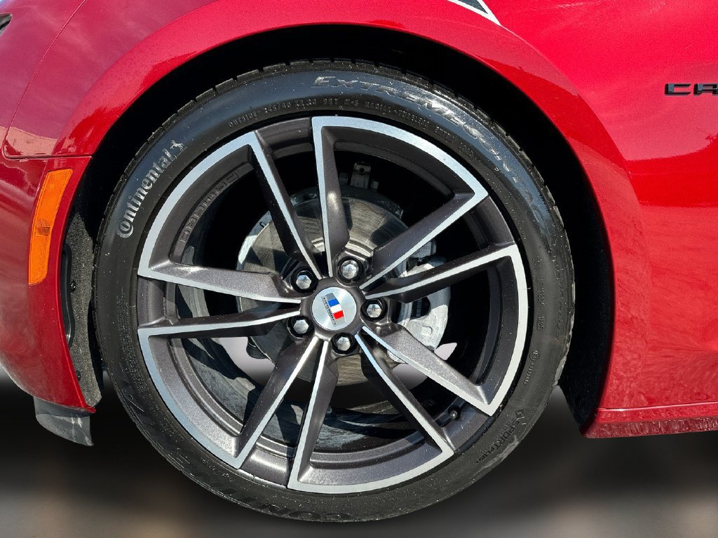 Used 2021 Chevrolet Camaro LT w/ Wild Cherry Design Package 1 RWD image 10