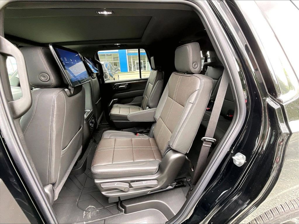 New 2026 Chevrolet Tahoe High Country AWD/4WD image 15