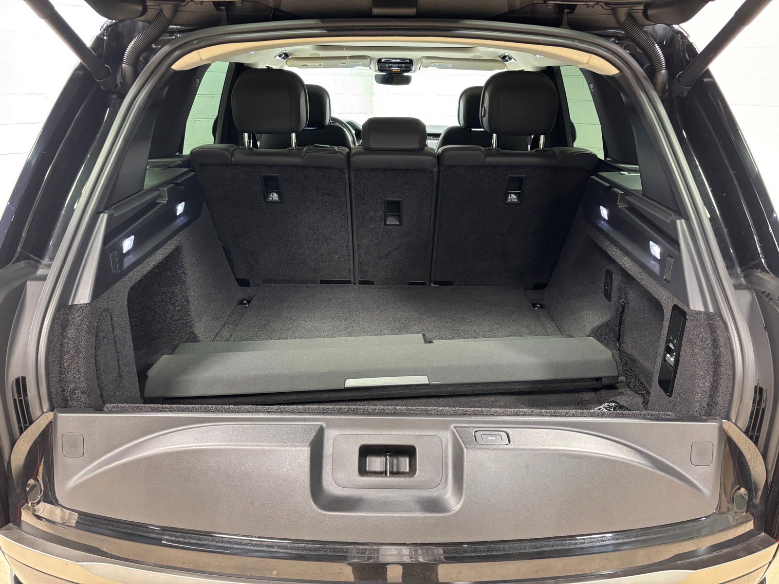 Used 2023 Land Rover Range Rover SE image 41