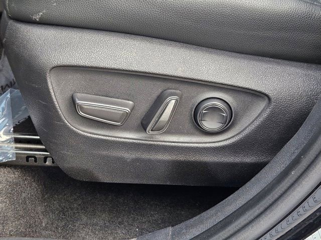 Used 2025 Toyota Grand Highlander AWD image 15