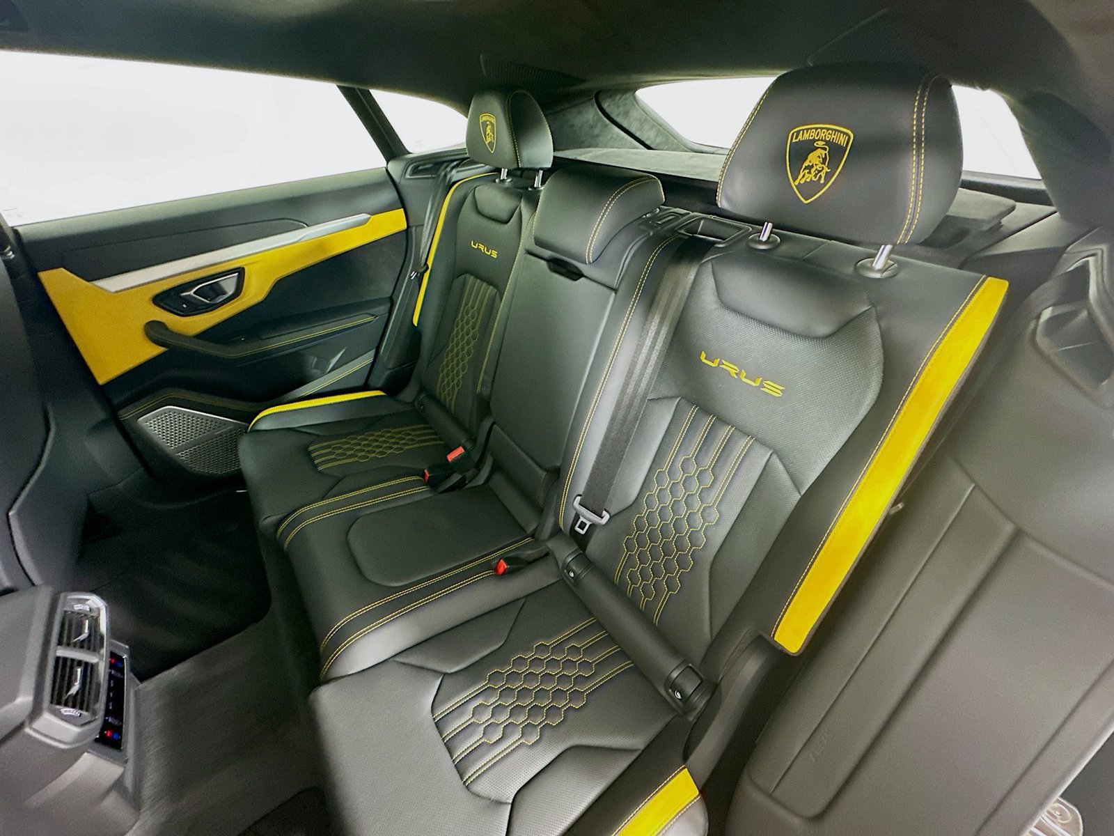 Used 2024 Lamborghini Urus S AWD/4WD image 37