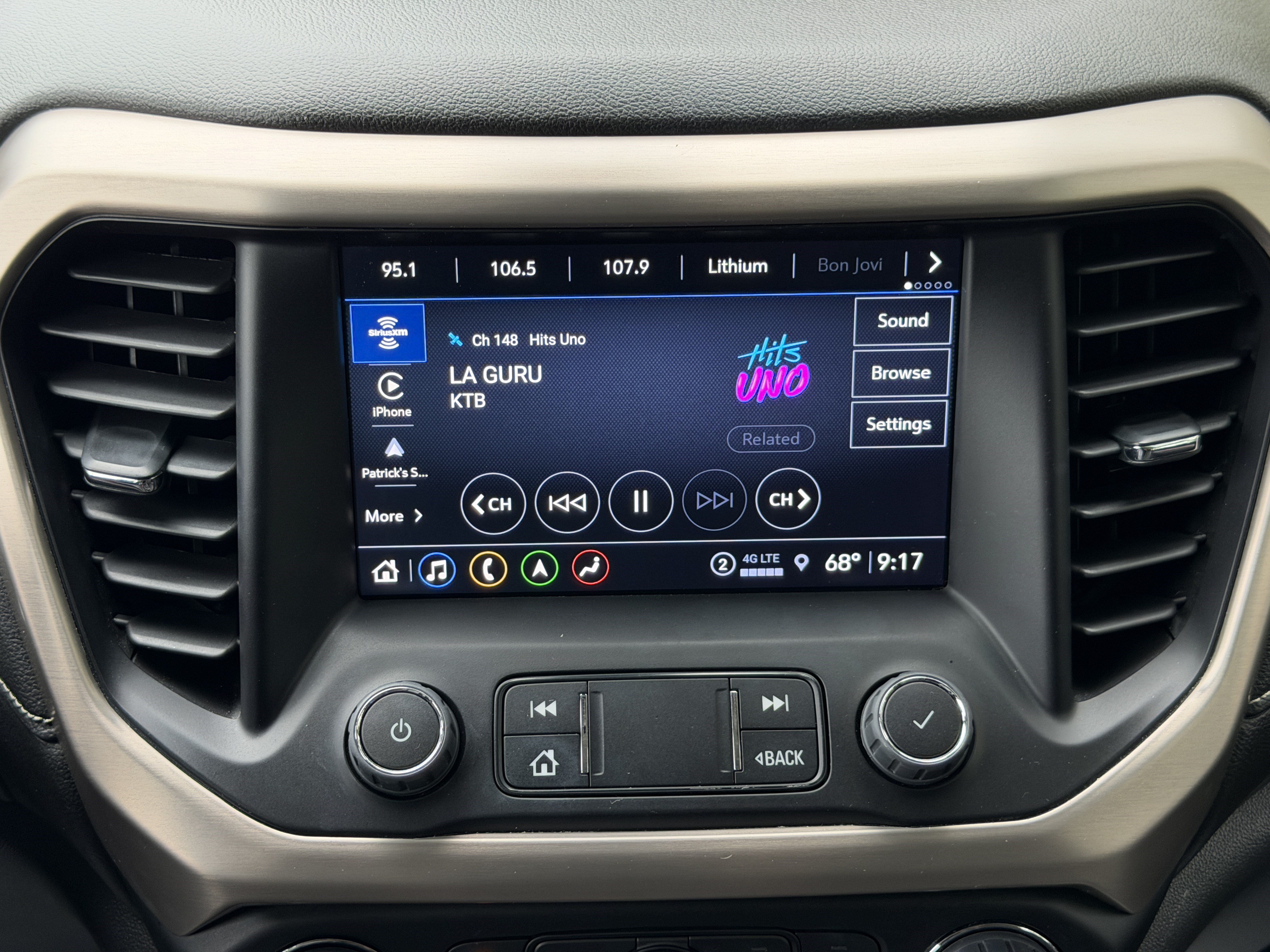 Used 2023 GMC Acadia Denali w/ Black Diamond Edition FWD image 29