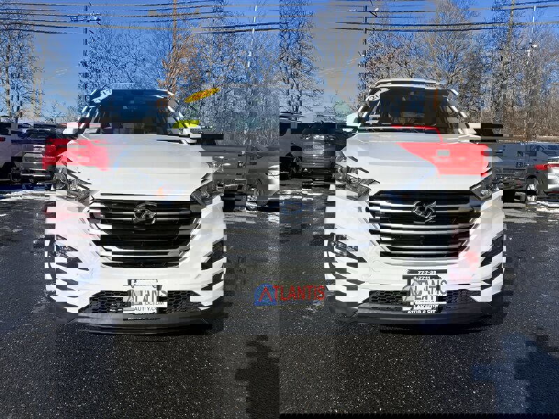 Used 2017 Hyundai Tucson SE image 2