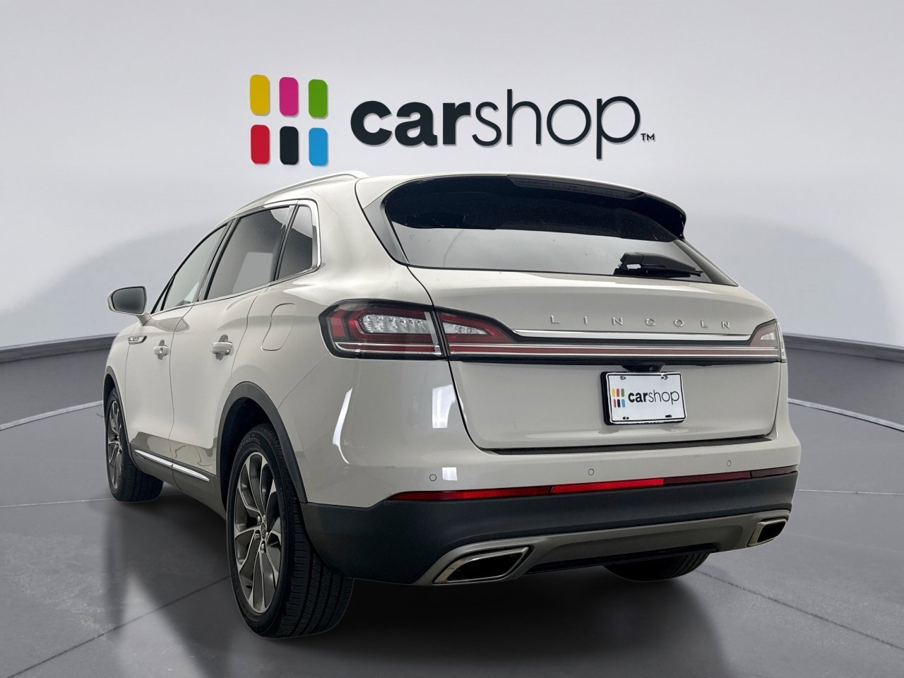 Used 2023 Lincoln Nautilus Reserve AWD/4WD image 3