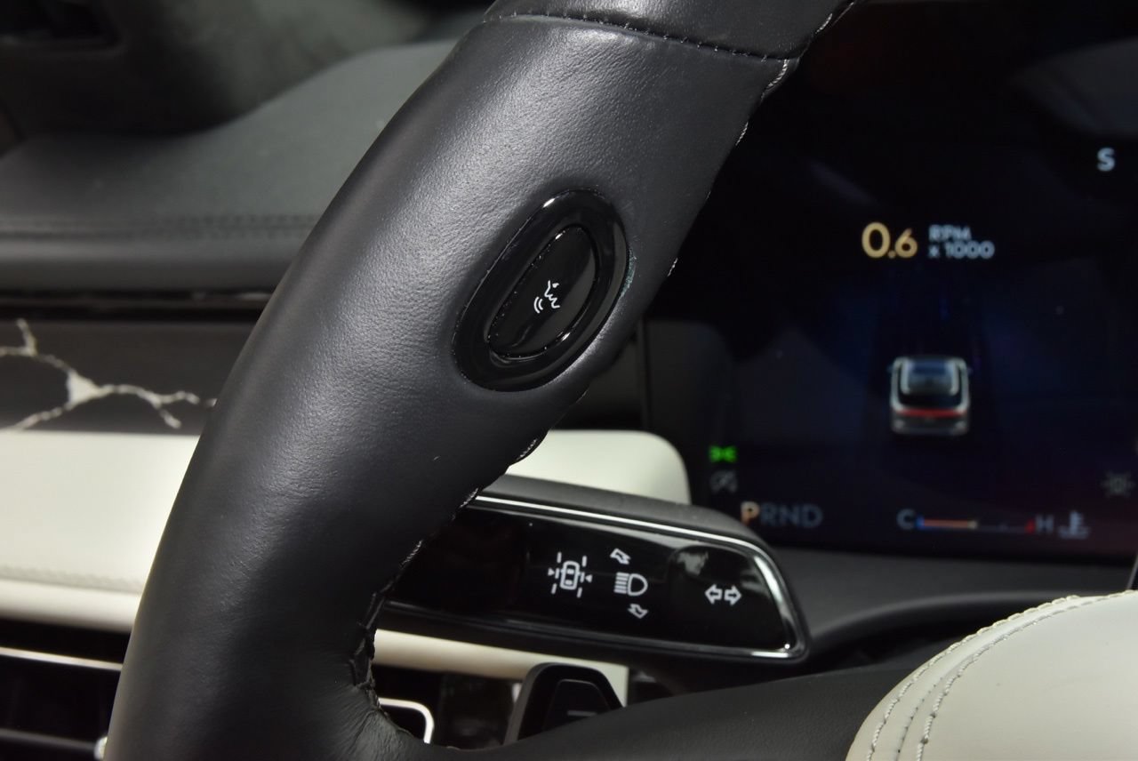 Used 2025 Lincoln Aviator Black Label AWD/4WD image 25