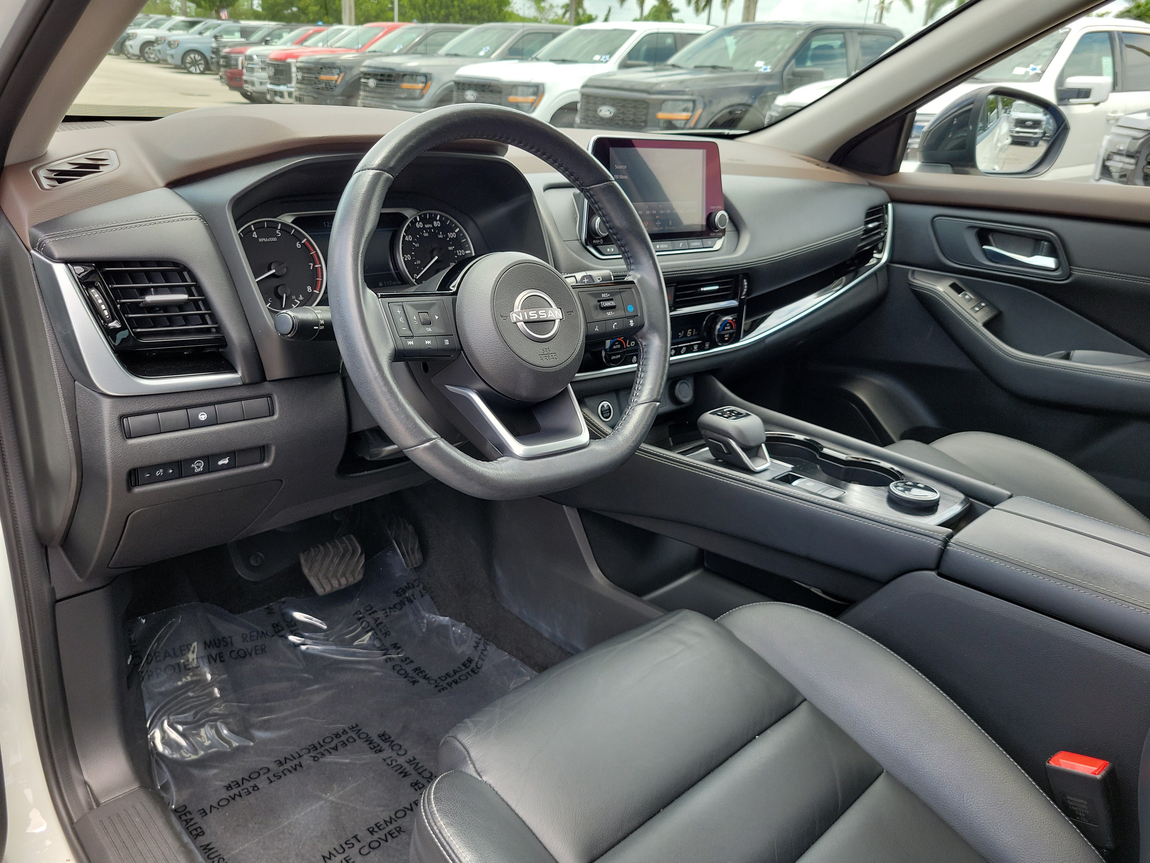 Used 2023 Nissan Rogue SL AWD/4WD image 9