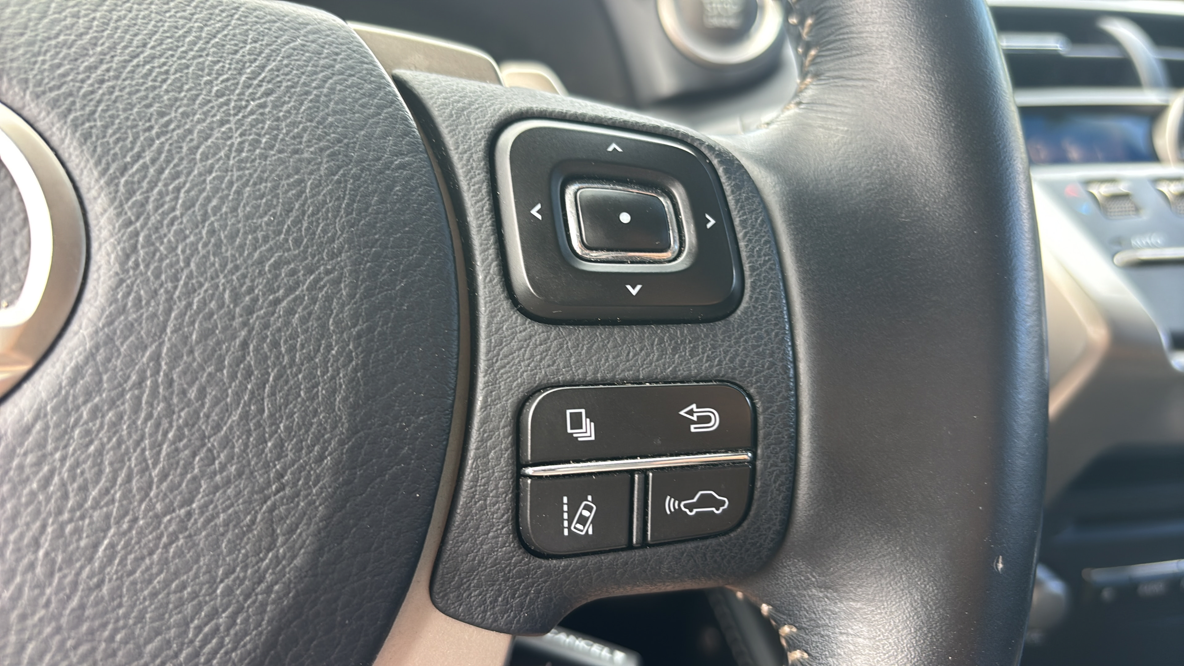 Used 2018 Lexus NX 300 FWD w/ Accessory Package 2 image 25