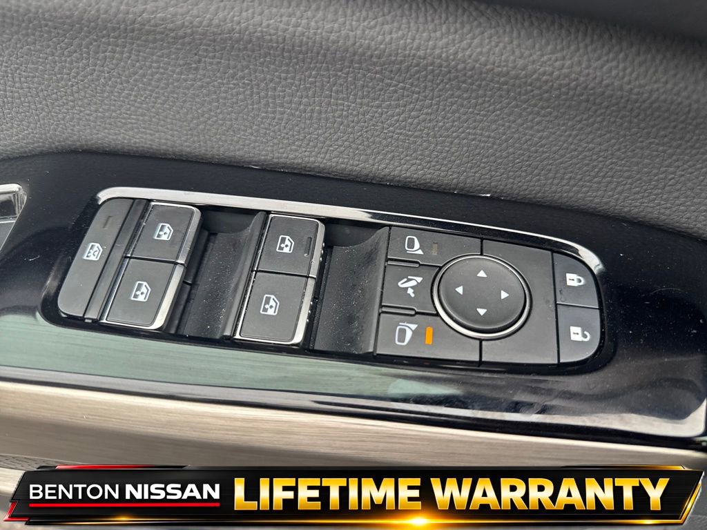 Used 2025 Nissan Pathfinder Platinum w/ Cargo Package image 13