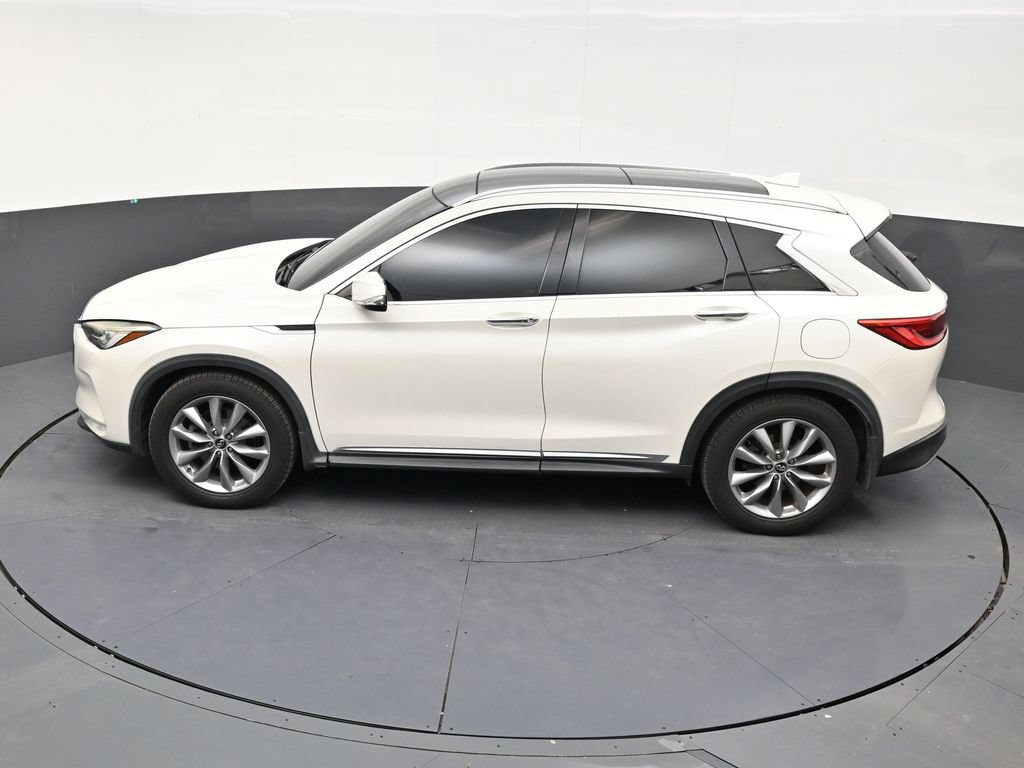 Used 2019 INFINITI QX50 Luxe w/ Navigation Package FWD image 12