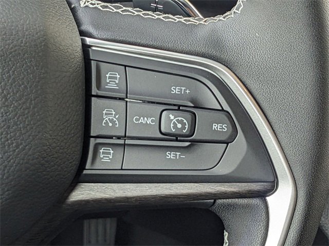 New 2025 Jeep Grand Cherokee Limited w/ Black Appearance Package image 17