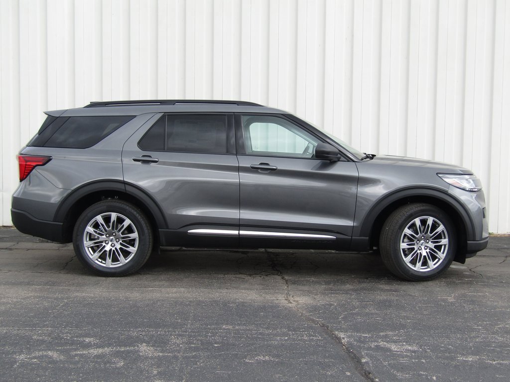 New 2025 Ford Explorer Active image 2