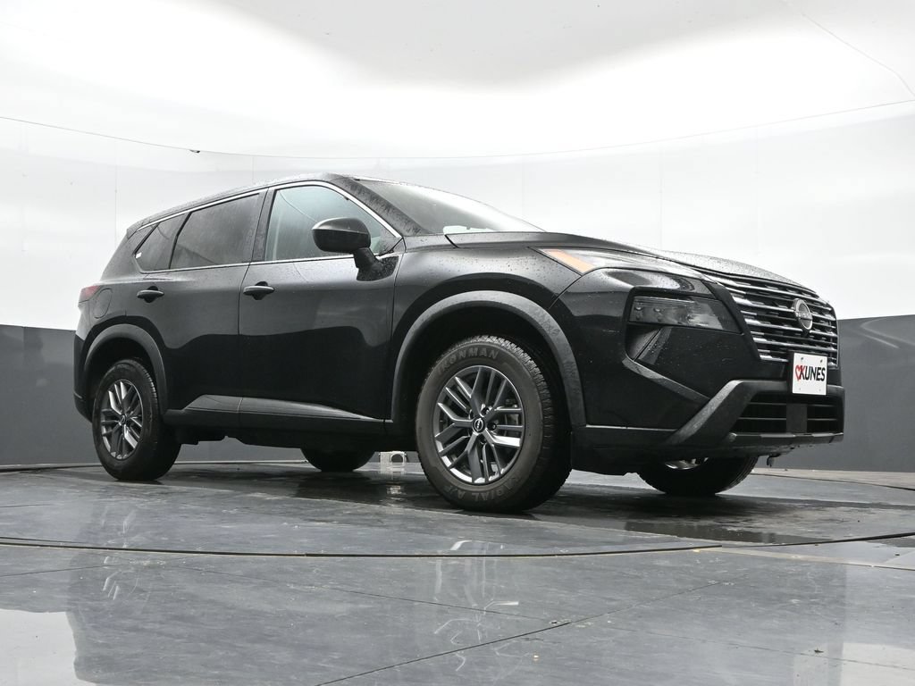 Used 2024 Nissan Rogue S AWD/4WD image 42