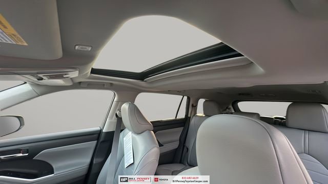 New 2026 Toyota Highlander XLE image 12