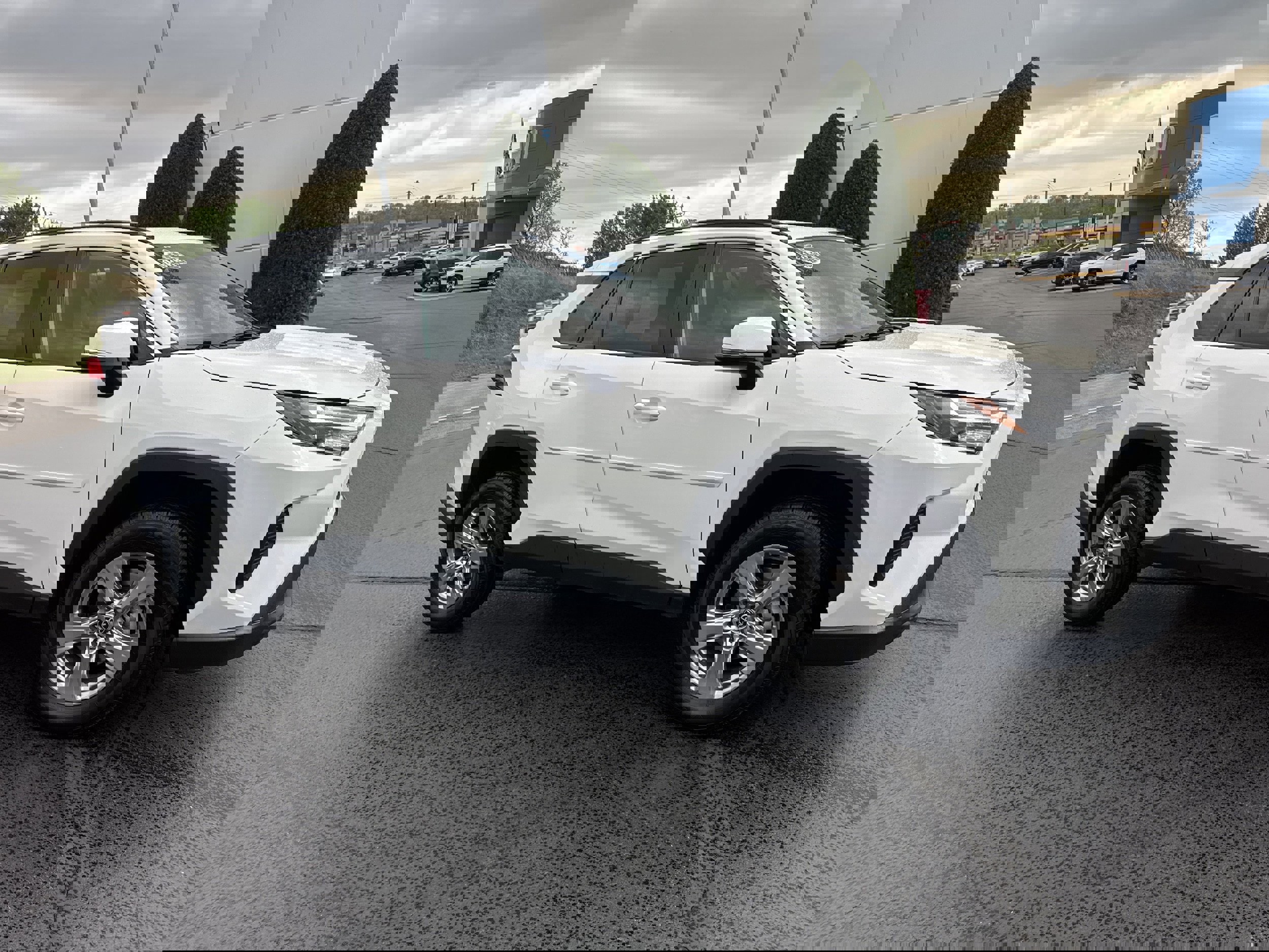 Used 2022 Toyota RAV4 XLE w/ XLE Grade Weather Package
