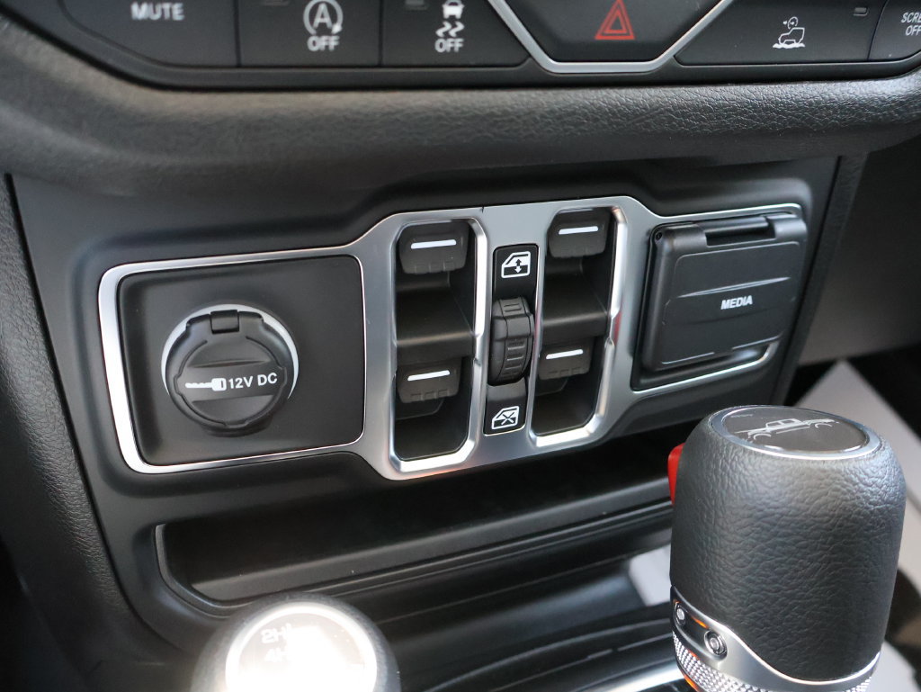 New 2026 Jeep Gladiator Sport AWD/4WD image 36