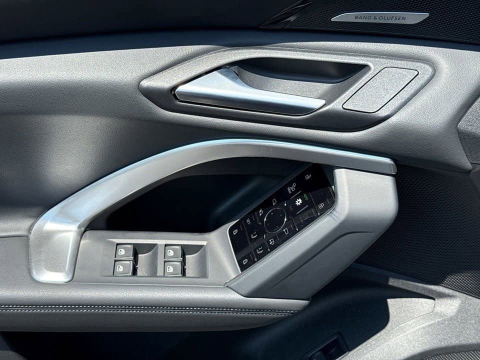 Certified 2025 Audi Q5 Premium Plus w/ Premium Plus image 18