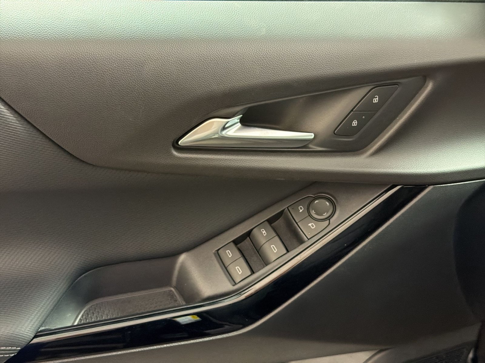 New 2027 Chevrolet Equinox LT FWD image 15