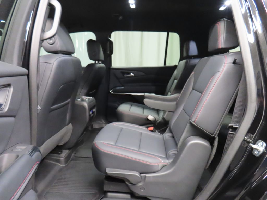 Used 2024 Chevrolet Traverse Z71 w/ LPO, Floor Liner Package AWD/4WD image 17