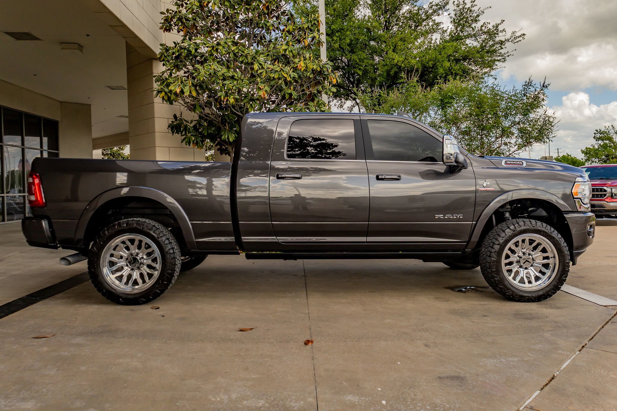 Used 2023 RAM 3500 Limited image 10