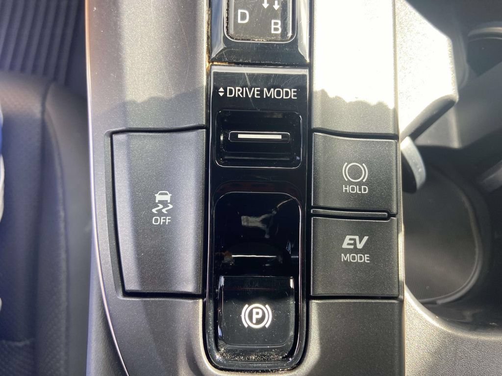 Used 2023 Toyota Crown AWD/4WD image 26