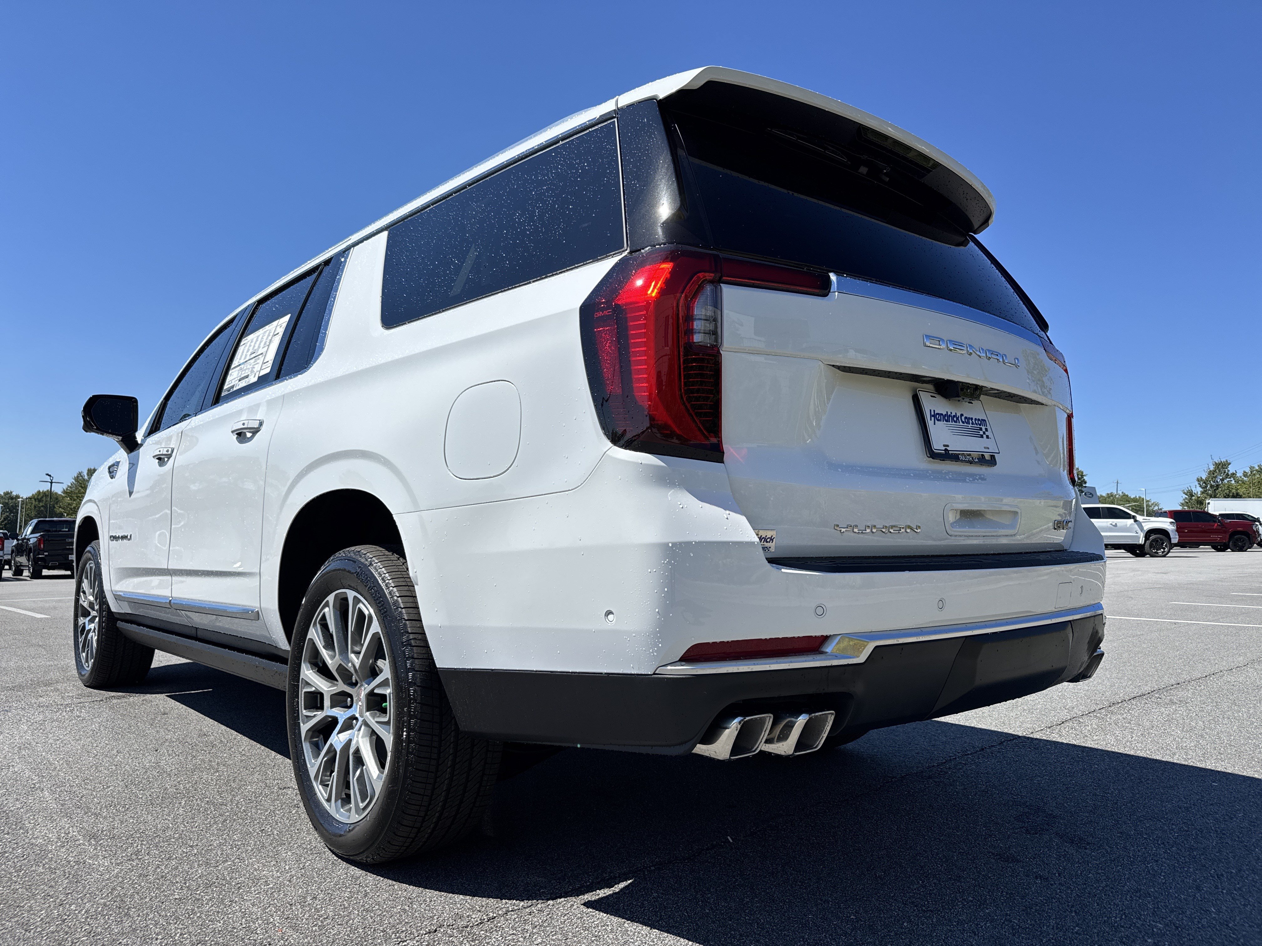 New 2026 GMC Yukon XL Denali w/ Denali Reserve Package AWD/4WD image 8