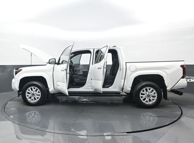 Used 2025 Toyota Tacoma SR5 RWD image 31