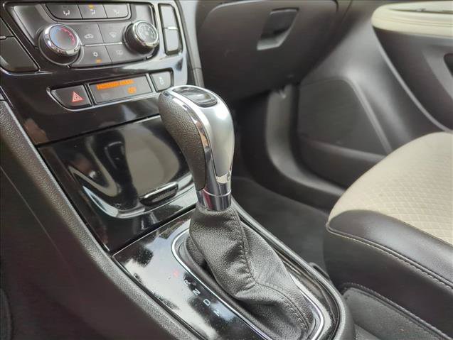 Used 2022 Buick Encore Preferred AWD/4WD image 13