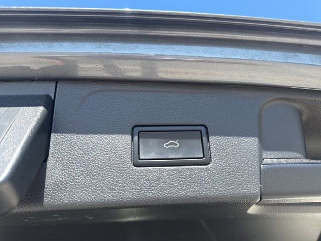 Used 2024 Volkswagen Atlas SE image 19