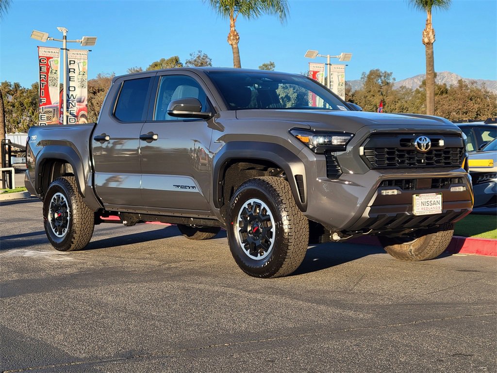 Used 2025 Toyota Tacoma TRD Off-Road image 31