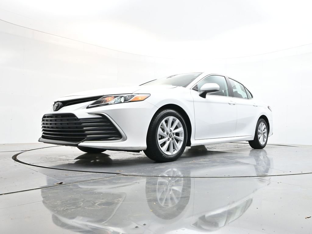 Used 2024 Toyota Camry LE image 29